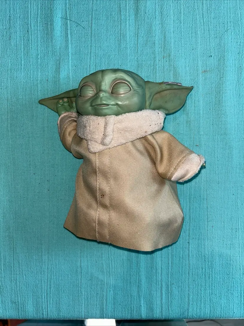 Hasbro Star Wars Grogu Baby Yoda Child Mandalorian Animatronic Action Figure 7"