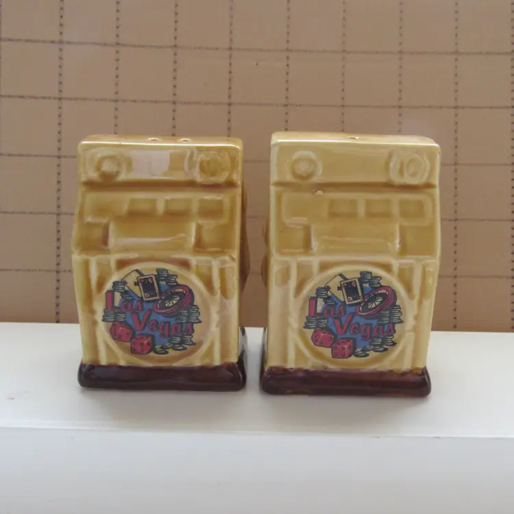 VTG Slot Machines Salt and Pepper Shaker Set