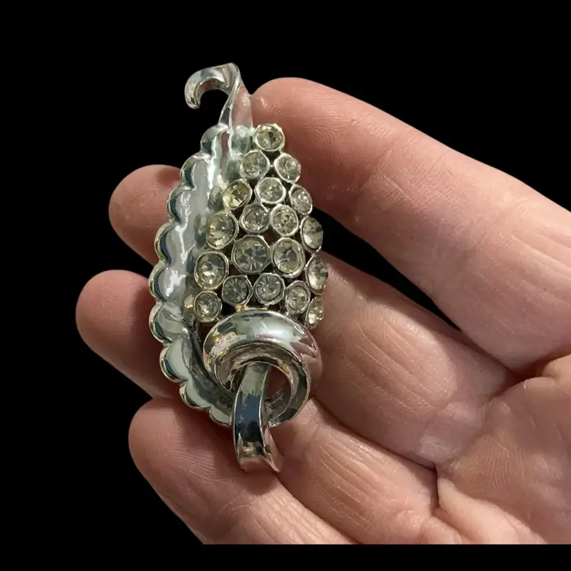 Vintage Silvertone Coro Brooch. With Adorned Clear Glass Rhinestones. Floral Design.