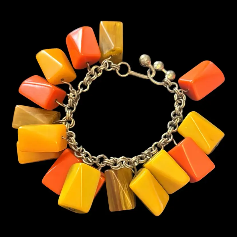 Bakelite Chunky Dangle Bracelet 7.5β