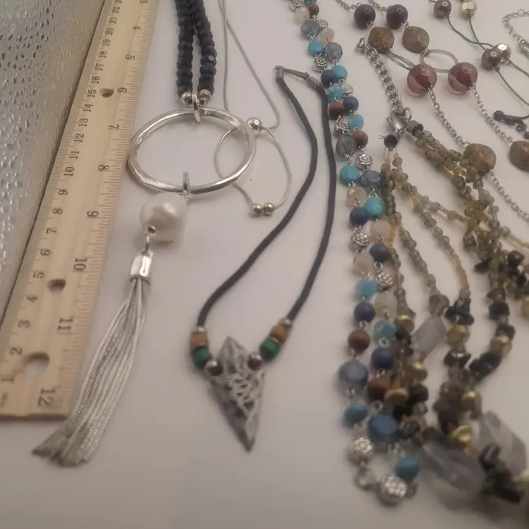 Lot of 16 used unbranded necklaces