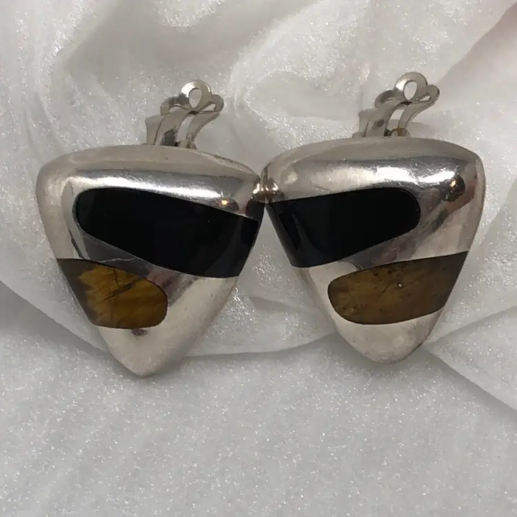 Vintage Taxco Mexico Earrings 950 Silver Tiger Eye Onyx Clip On Triangular Inlay