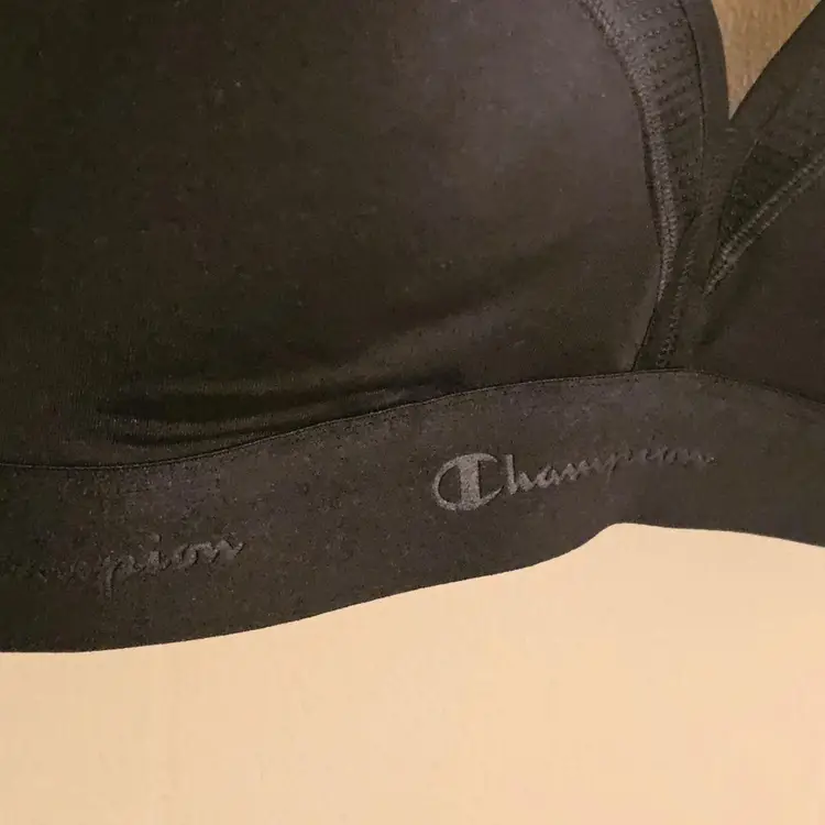 Champion Curvy Moderate Support Small Black Sports Bra (32B, 32C, 34A, 34B)