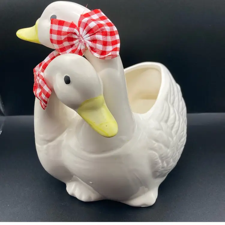 Vintage Porcelain Planter With Geese 9” Tall 6” Front To Back 5” Wide 🪿🪿🪿