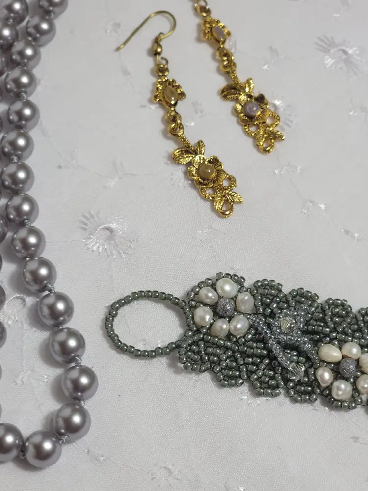 Pearl set with Premier pearls