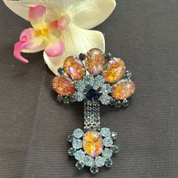 Rare Juliana Easter Egg Glass Brooch