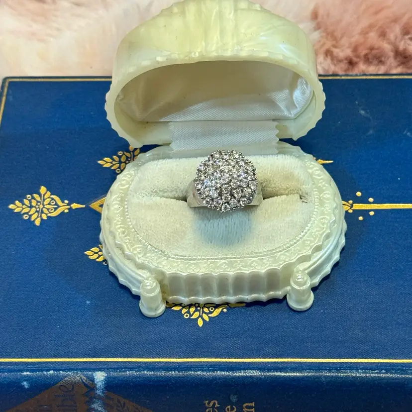 Vintage Costume Ring Sz 9