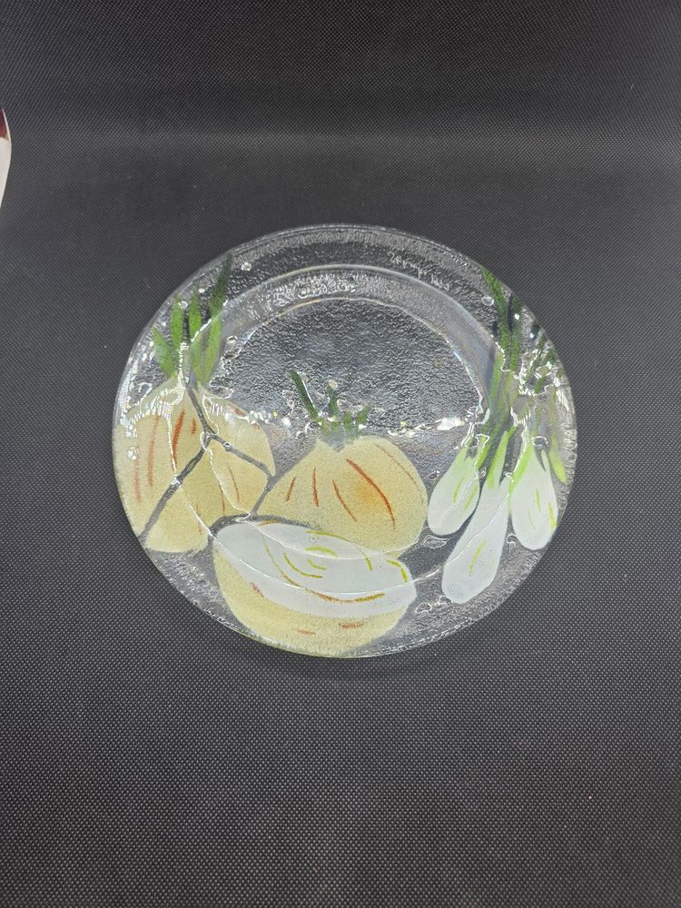 St. Lukes 1987 fused glass onions plate As Is