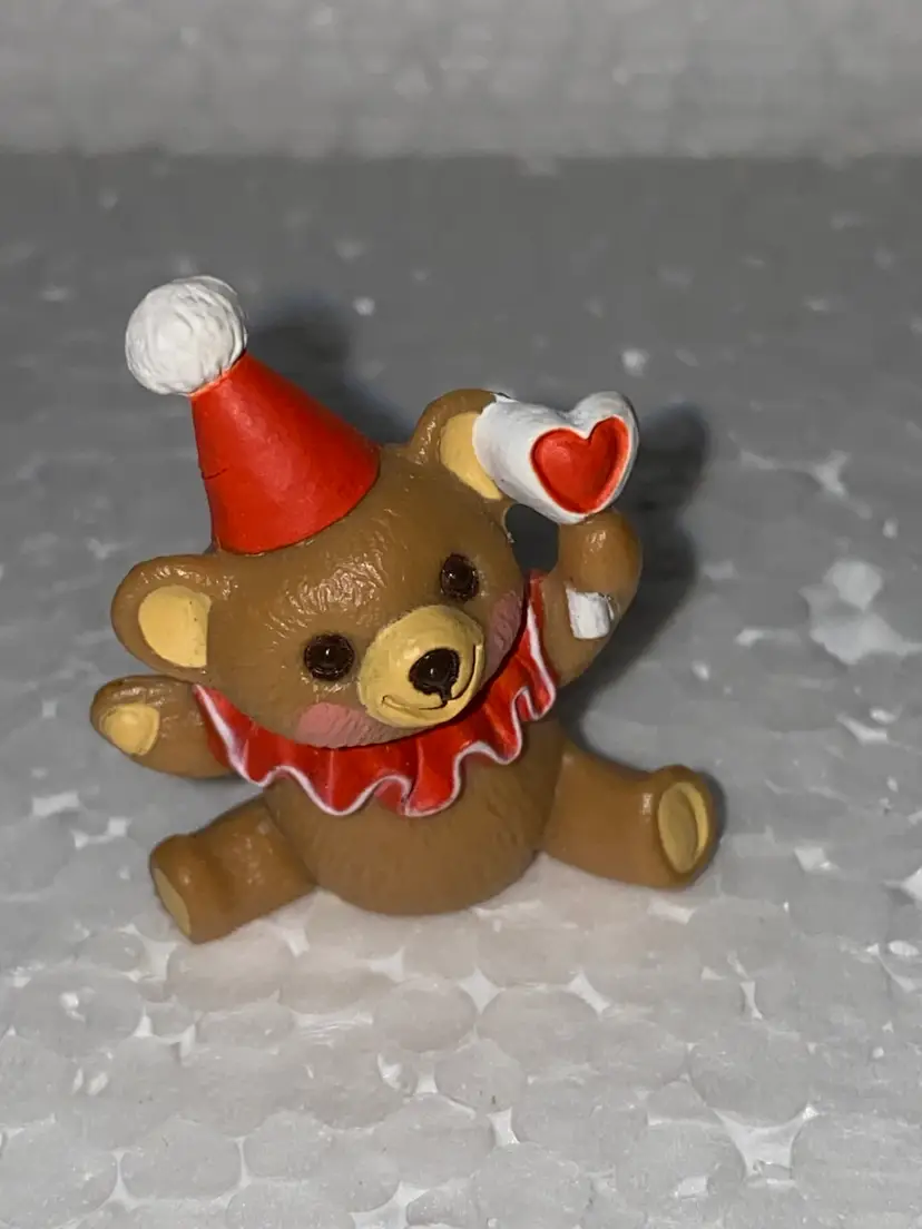 25% Off Vintage Hallmark Valentines Day Merry Miniature Figurine As Pictured (was $6)