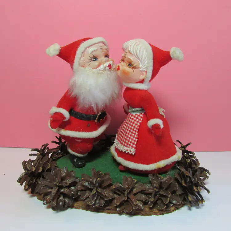 vintage kissing Mr and Mrs Santa Claus flocked plastic Christmas decor