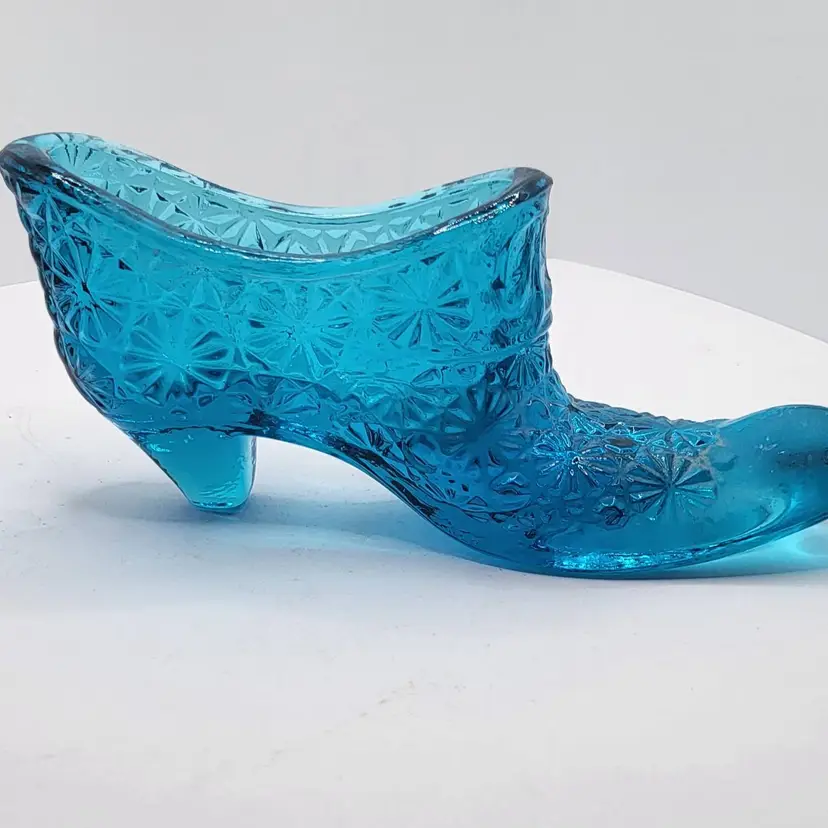 Vintage Blue Glass Shoe L. E. Smith Daisy & Button Pattern 4.5"