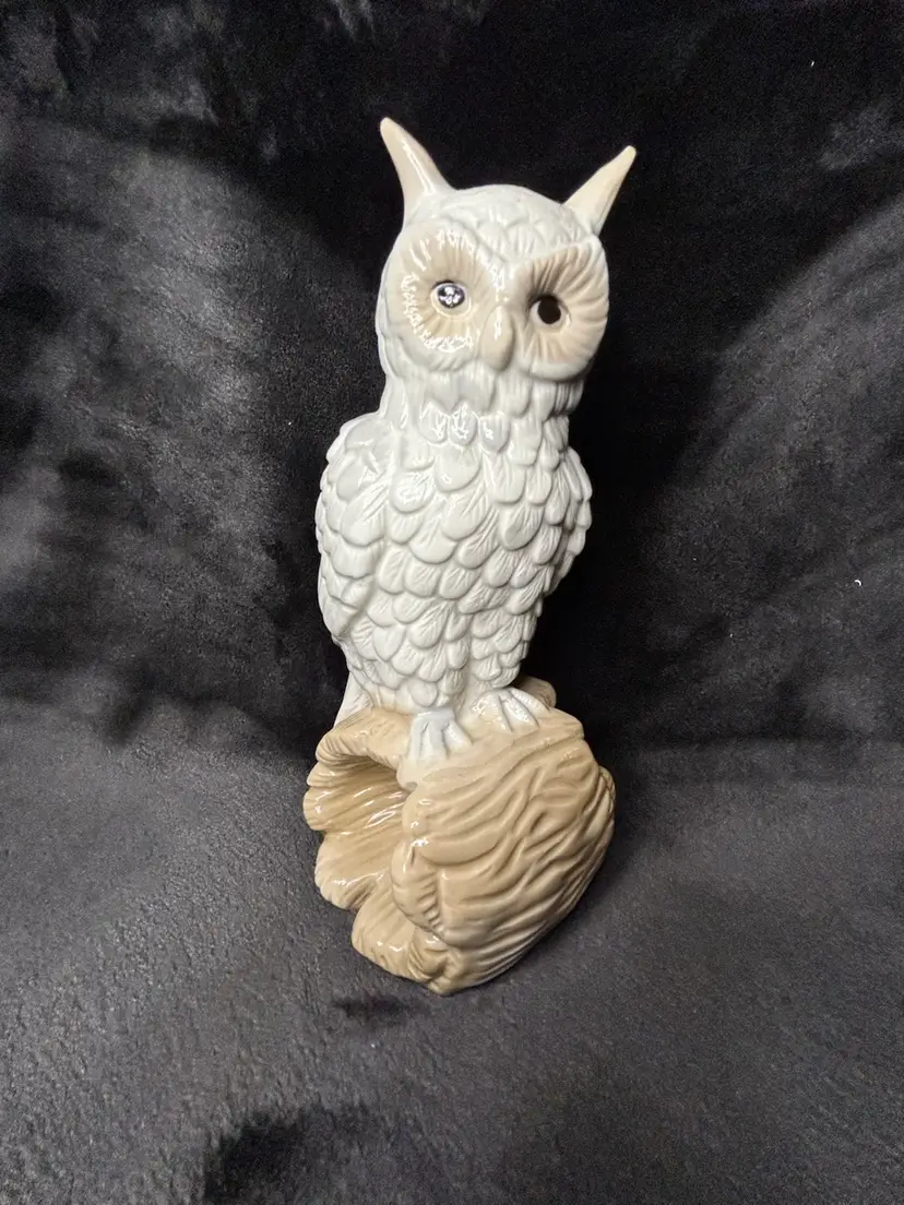 Vtg ArtMark Porcelain Owl Figurine Pastel Grey Blue Hollow Log Glossy