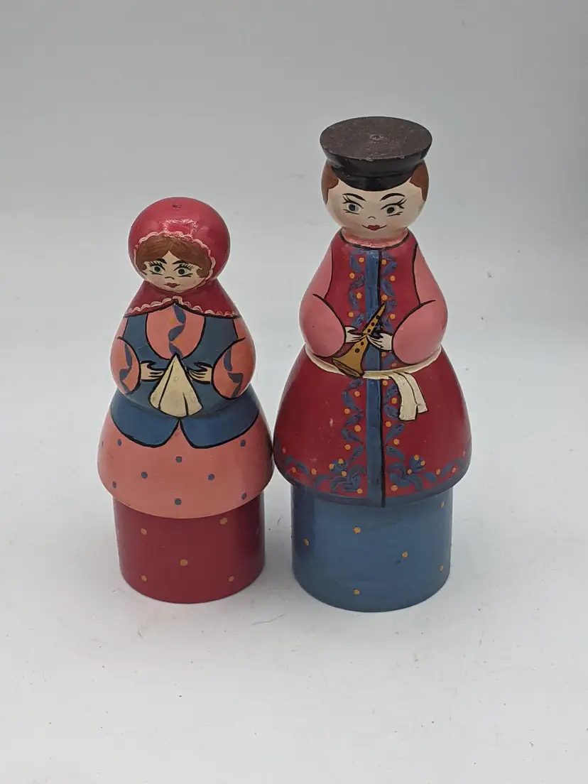 Hand Painted Vintage Peg Dolls From Russia