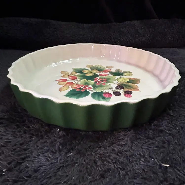 Cloverleaf Country Fruits Pie/Quiche Pan Made In England
