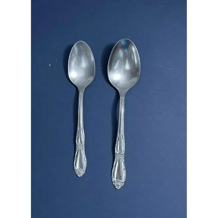 Oneida Wm Rogers Flatware Fenway Pattern 1 Soup Spoon 1 Teaspoon Made in USA