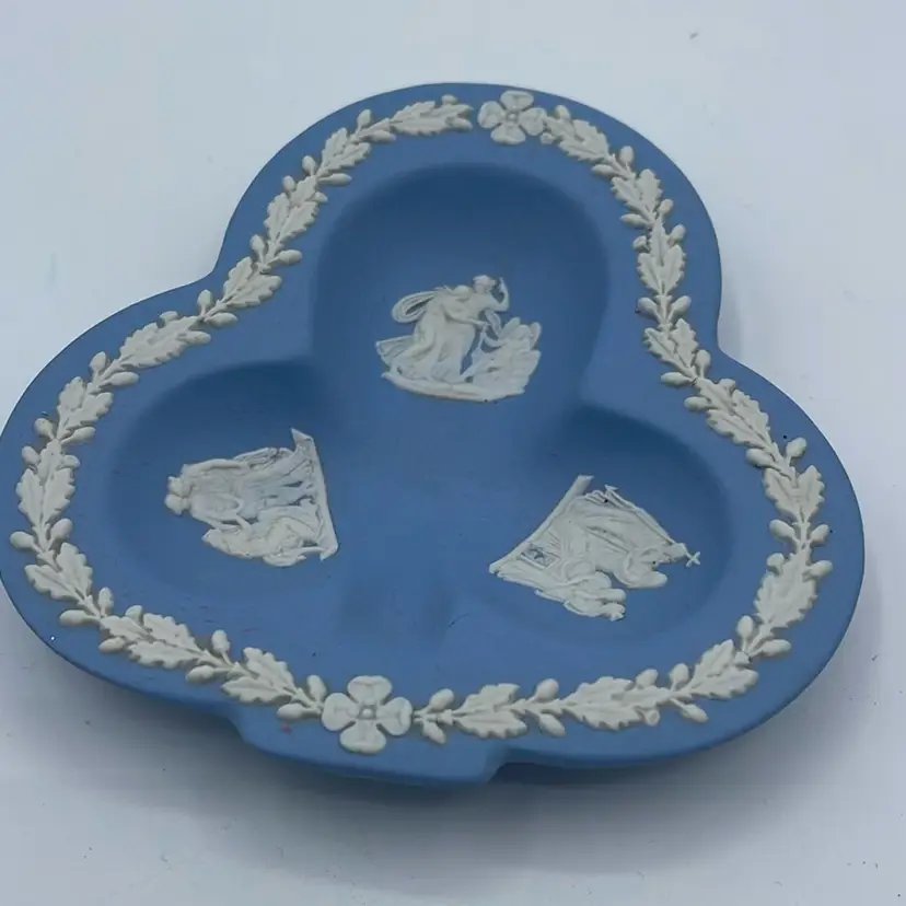 Wedgewood 4.5" Blue Jasperware Spade Trinket Plate VERY NICE CONDITION