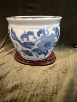 Vintage Blue and White Chinoiserie store Floral Porcelain Planter ~4.5” Tall x 6” Across
