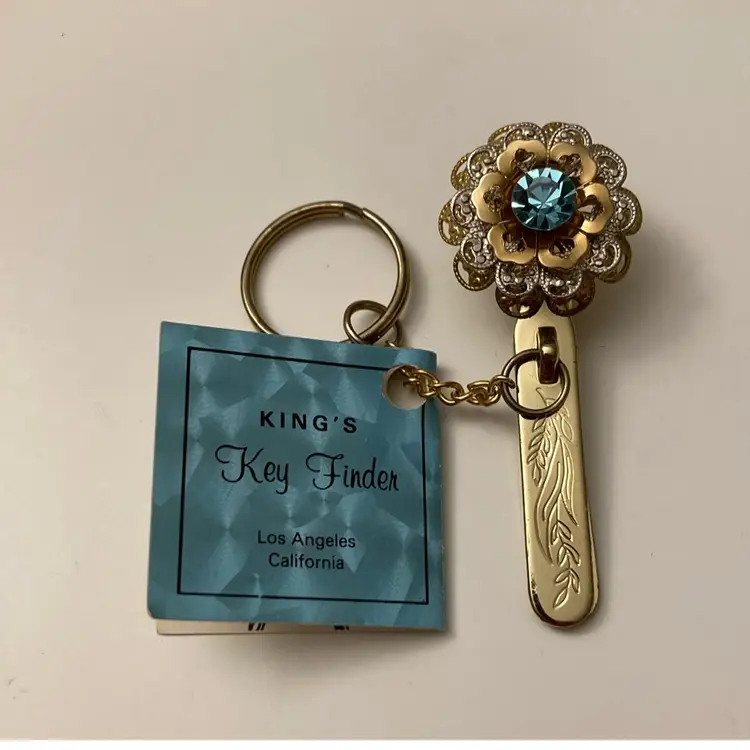 King’s Key Finder Jewelry Clip Gold With Blue Crystal Accent