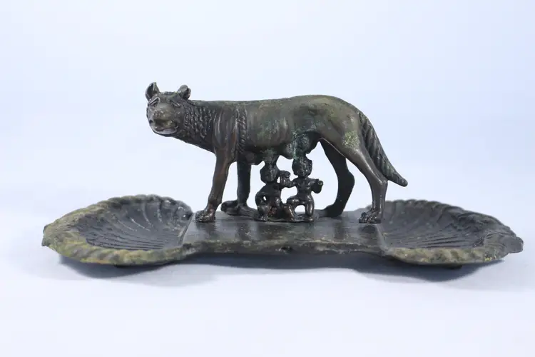Capitoline Wolf Rome Italy Statue Bronze Figurine Inkwell / Ashtray