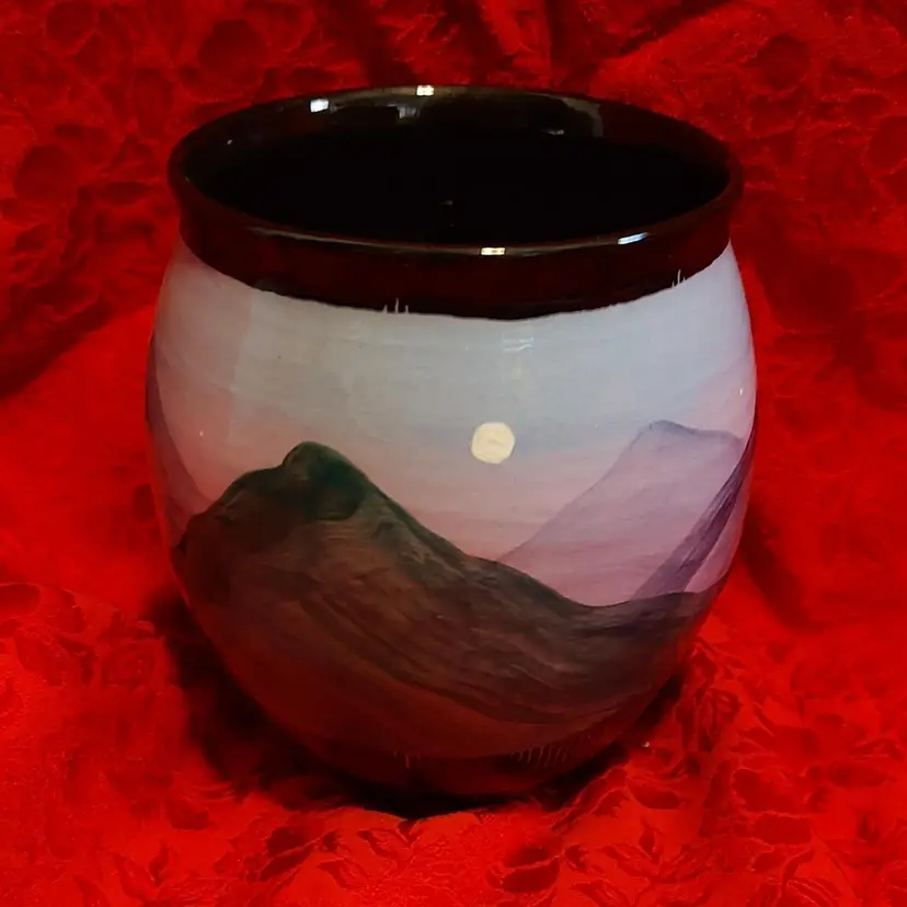 Williamsburg Hand Painted Pottery Planter Signed