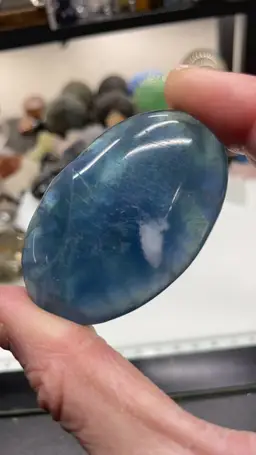 BLUE FLUORITE PALM STONE 002