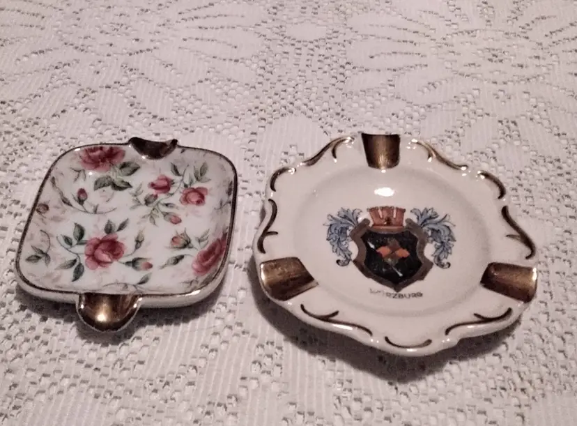 2 Vintage Petite Ashtrays Lefton Rose Shintz & Coat of Arms Wurzburg