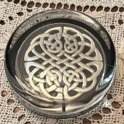 Flat Crystal Celtic Knot Paperweight