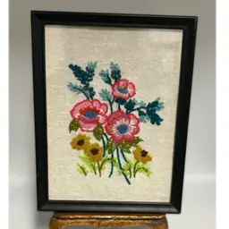 Vintage Framed Floral Crewel Wall/shelf Art - 8.75x6.75- Made by Edna 1975