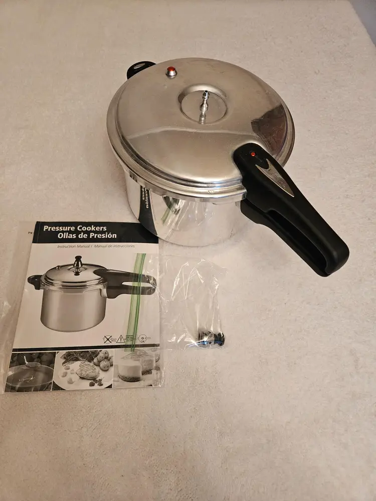 Wearever 8 QT Pressure Cooker W92180 With Manuel