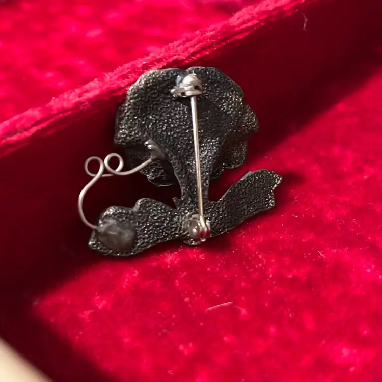 03. Beautiful Flower Vine Vintage Brooch