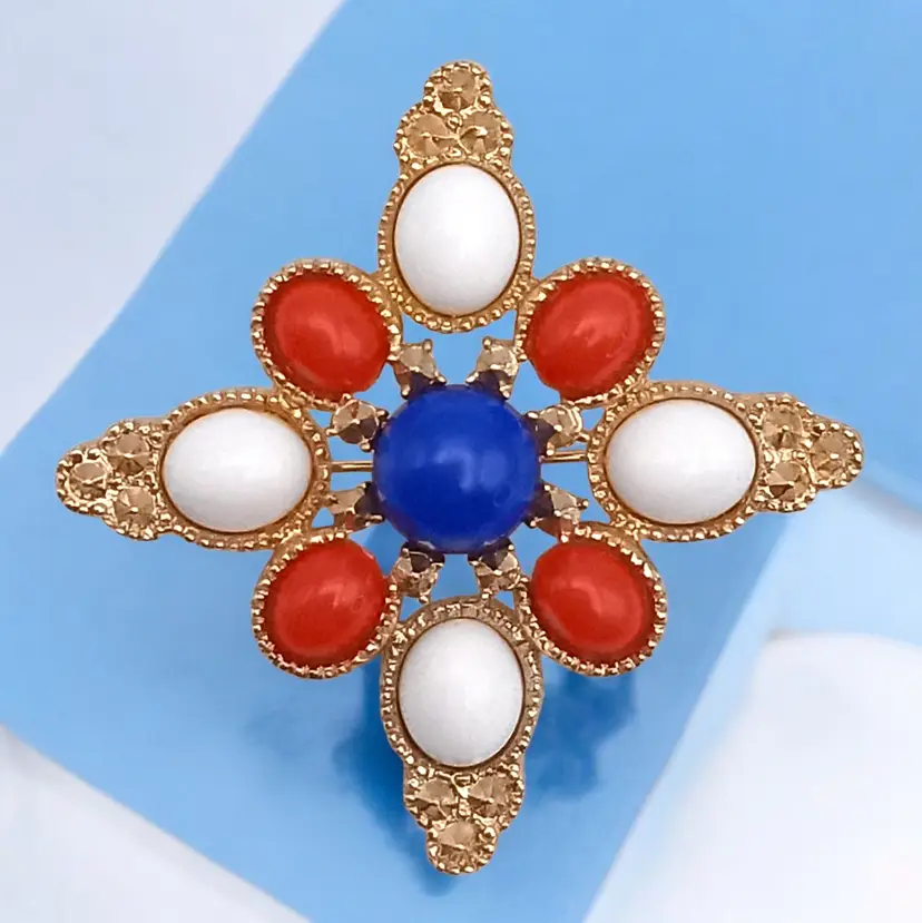 Vtg Sarah Coventry Patriotic Maltese Cross Red White Blue Gold Tone Pin Brooch