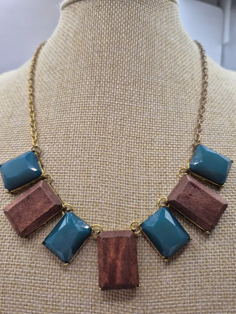 Gold Tone Green/Brown 16" Necklace