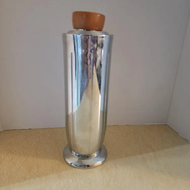 Manning Bowman Cocktail Shakers With Bakelite Top Mid Century 12" Tall