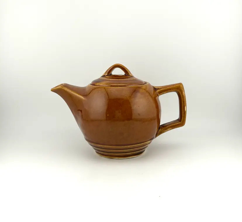 Vintage McCoy Pottery Brown Tea Pot 6.5”x 4”x 4.5”