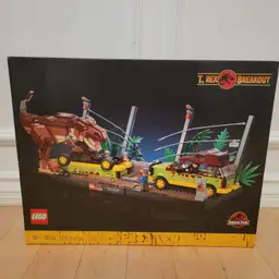 Lego Jurassic Park 76956 - T. Rex Breakout, New & Sealed