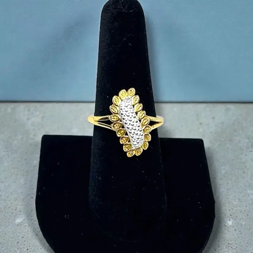 Signed Karis Yellow Diamond Accent Ring 18K Yellow Gold Plated. Size 8