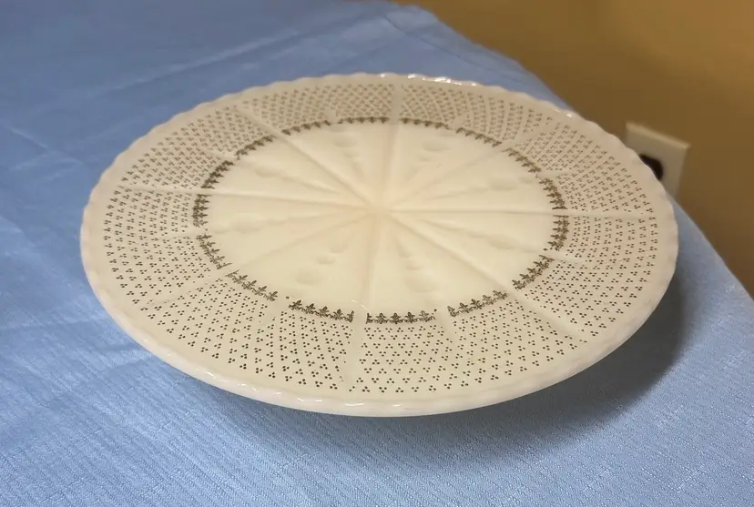 Anchor Hocking Gold Fleur De Lis Milk Glass Cake Stand Pie Pedestal 10.25”