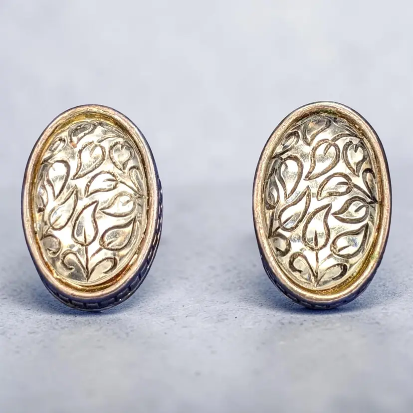 Leaf Etched Oval Dome Clear Acrylic Silvertone Clip-on Earrings