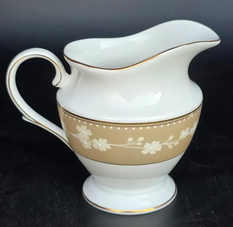 Lenox Bellina gold sugar and creamer