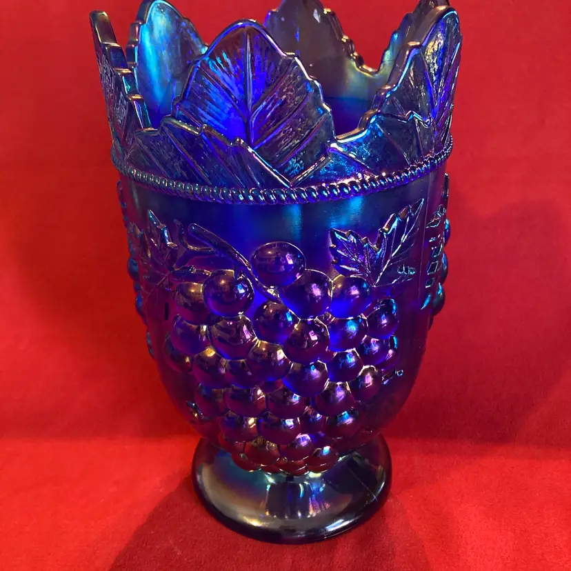 18. VTG Northwood Grape & Cable Iridescent Vase