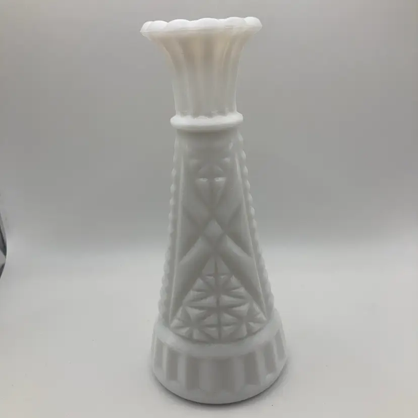 Vintage Stars And Bars Milk Glass Vase! 6” Tall! (#1)