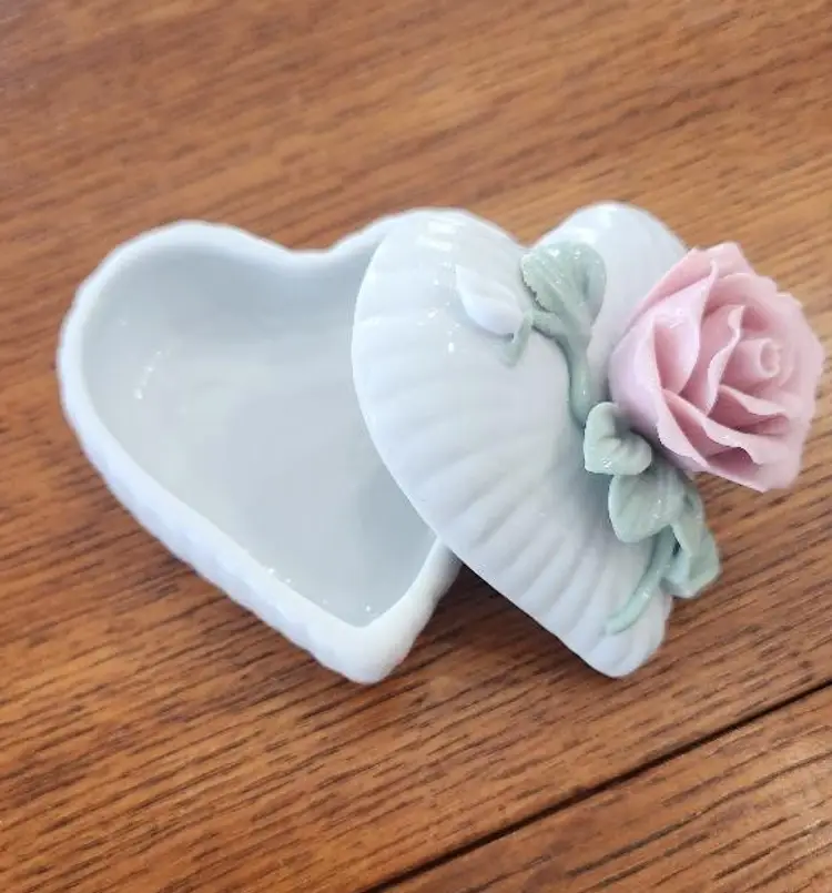 Heart shaped Porcelain Trinket Box