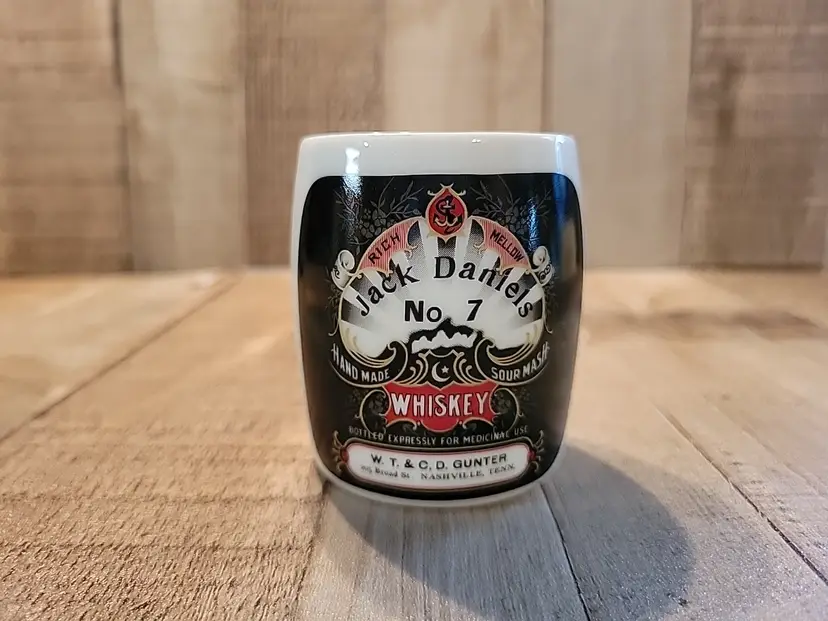 2002 Jack Daniels collection Shotglass Collectible Gunter No.7 Nashville W.T&C.D
