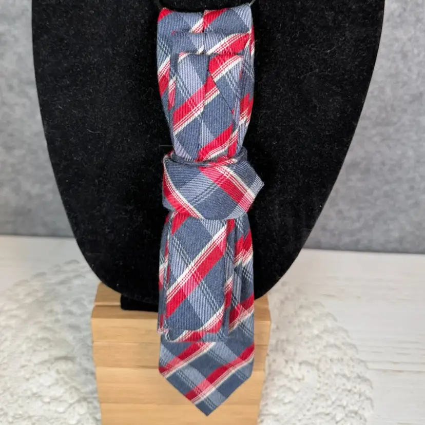 Upcycled Vintage Tie Necklace – One-of-a-Kind Statement Piece