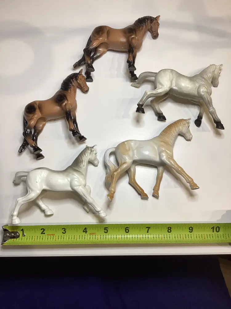 Lot of 5 Hollow Unbranded Plastic Model Horses Western Equestrian Theme