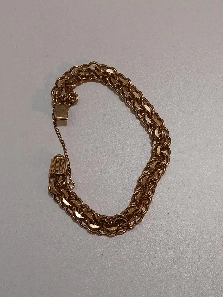 Beautiful Vintage Bracelet; 12 KT  Gold Filled With Safety Chain