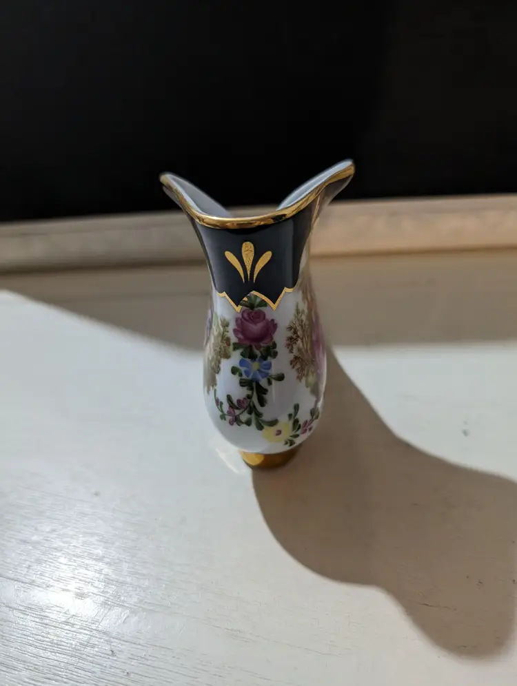 Vintage Colonial Scene Porcelain Shoe With Transfer Design And Gold Highlights