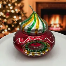 Italian Indented Candle 🕯️ Has Age Wear 3.5”x3”