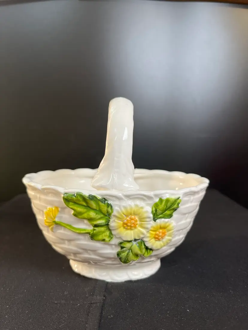 Lefton Vintage Rustic Daisy Pattern w/ Basket Weave Texture Ceramic Basket