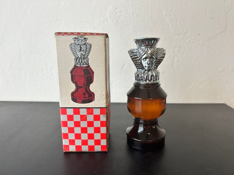 Vtg Avon The Queen Chess Piece Deep Woods After Shave IOB 3 Fl Oz